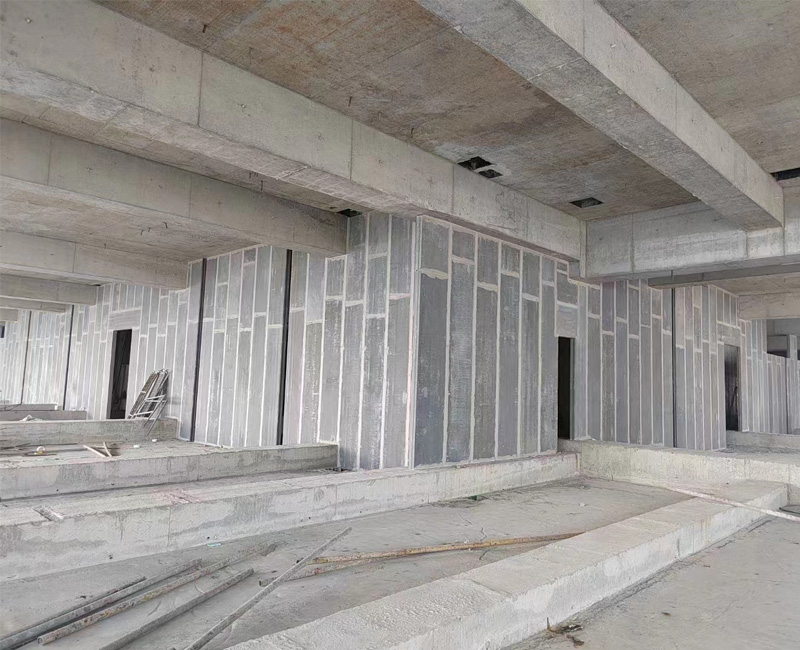 裝配式輕質(zhì)復合保溫外墻板